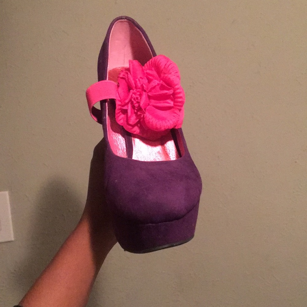 Heels - Picture 4 of 5